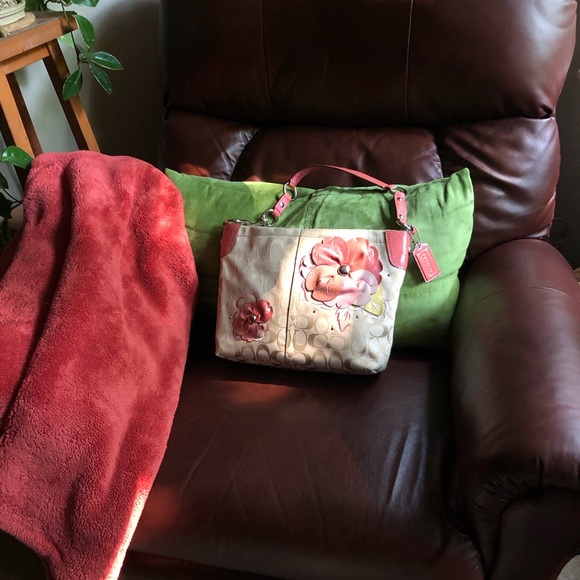 Coach Flower Embroidered Bag - Picture 2 of 13